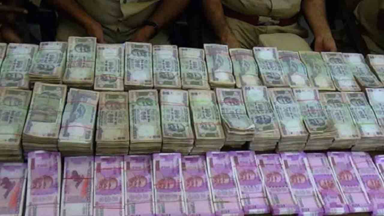 జూబ్లీహిల్స్‌లో పట్టుబడిన రూ.89.92 లక్షలు