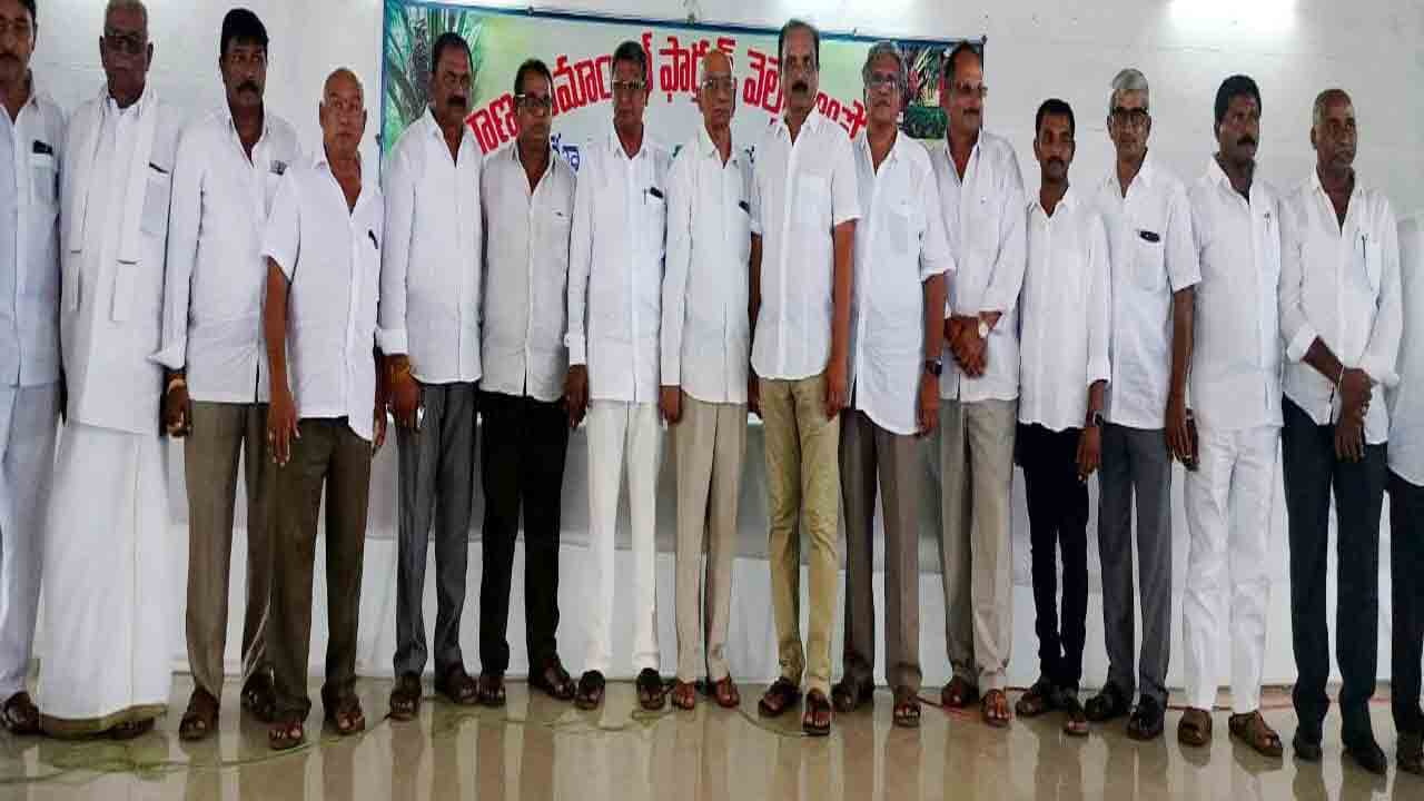 ఆయిల్‌పాం రైతుల సమస్యలకు పరిష్కారం