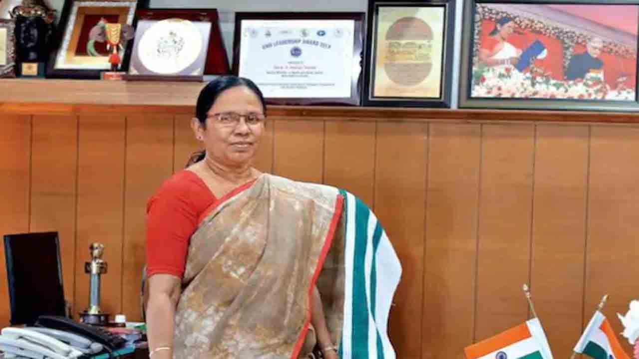 పీపీఈ కిట్ల కొనుగోలులో అవినీతిపై ఫిర్యాదు… కేరళ మాజీ ఆరోగ్య మంత్రిపై విచారణ