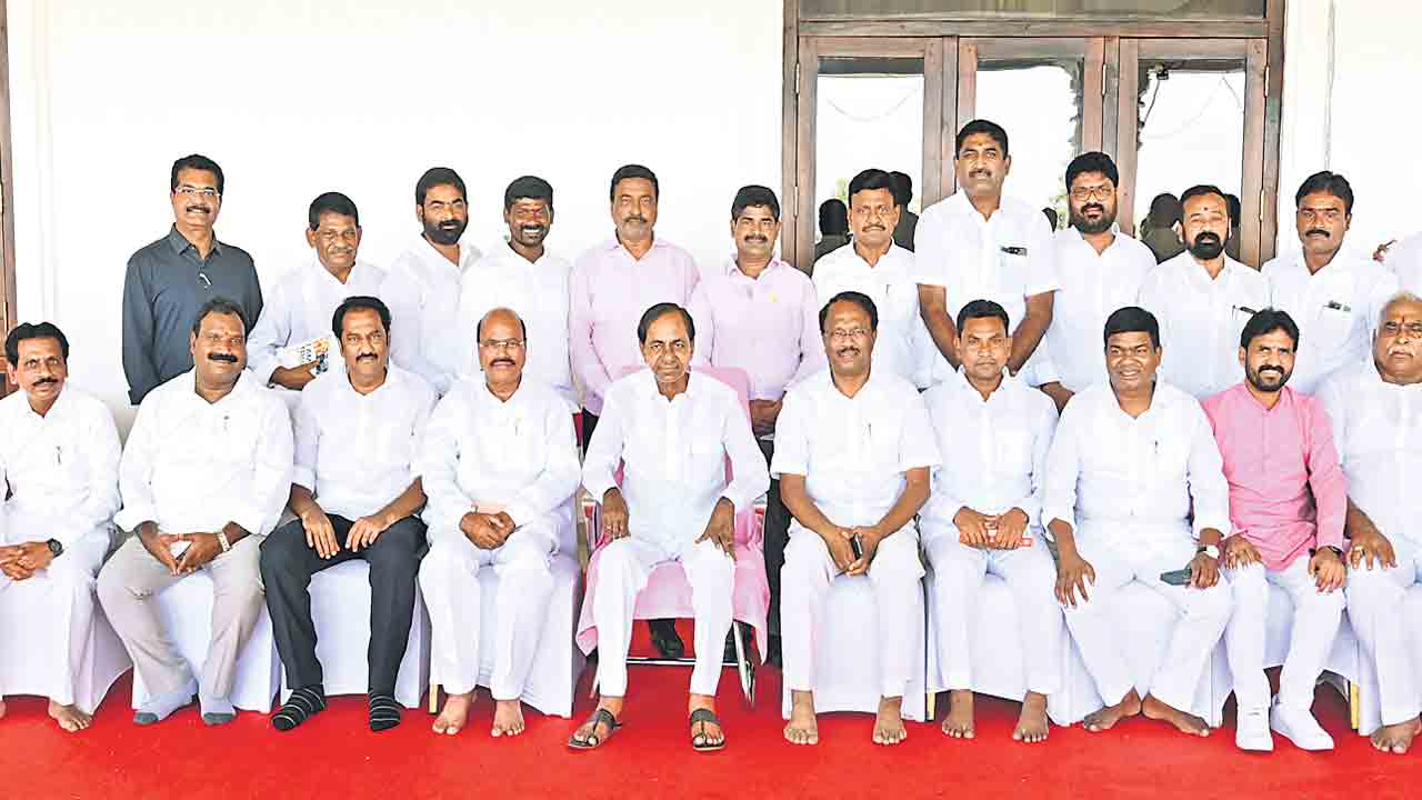 దేశ రాజకీయాల్లో శూన్యత.. బీజేపీది ఇష్టారాజ్యం