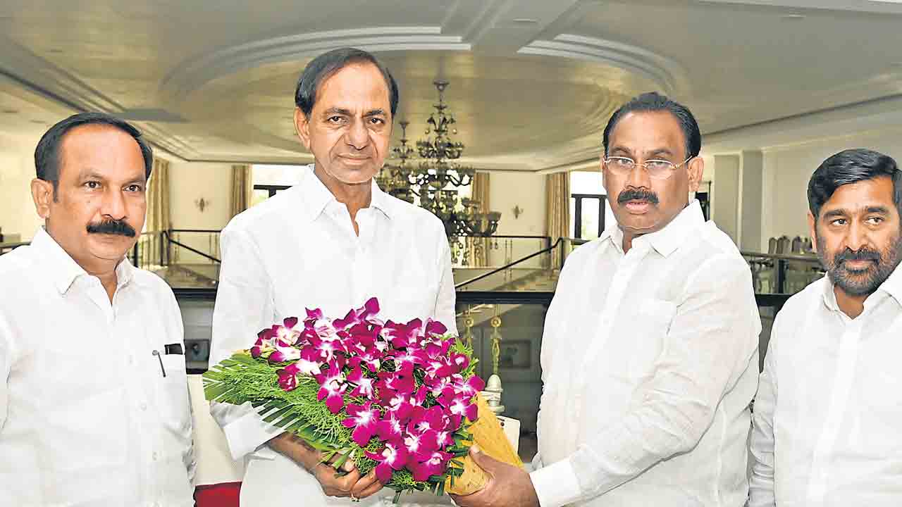 మునుగోడు అభ్యర్థి కూసుకుంట్ల