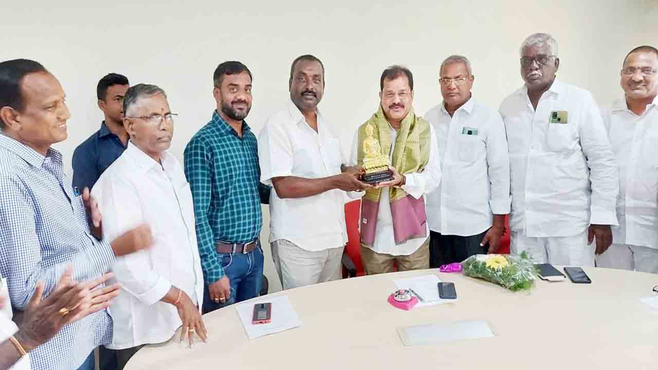 టెక్స్‌టైల్‌ పార్క్‌ మరింత అభివృద్ధి