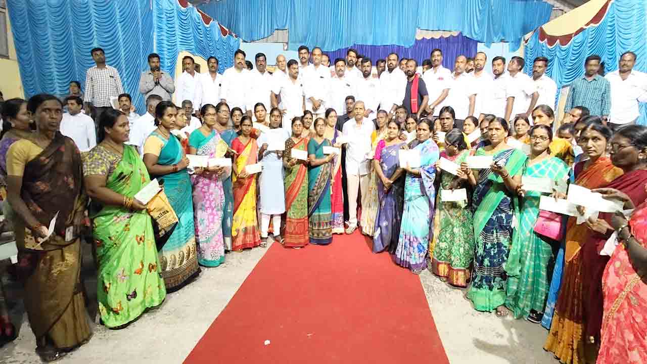 అభివృద్ధిని చూసి కండ్లు తెరవండి