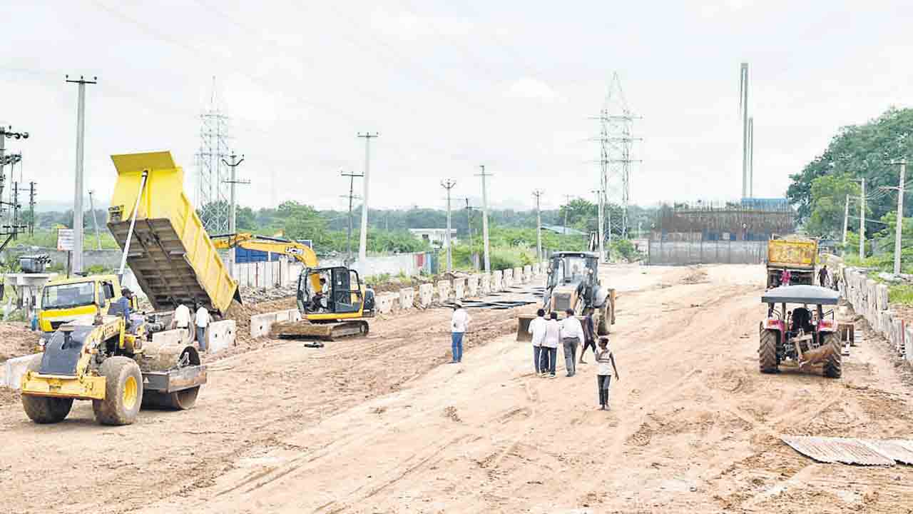 అప్రోచ్‌రోడ్‌ వర్క్‌ స్పీడప్‌