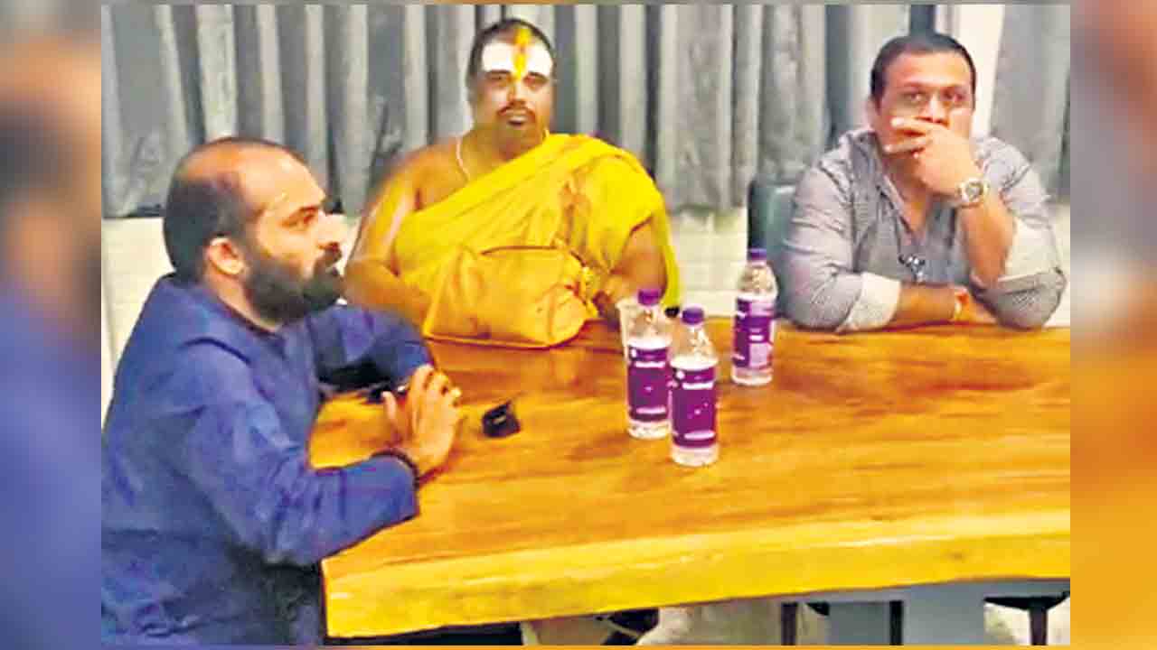 ప్రజాస్వామ్యం అపహాస్యం