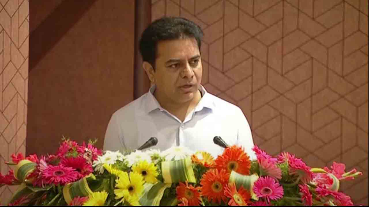 ఆ 19 మున్సిపాలిటీలకు రూ. 2 కోట్ల చొప్పున నిధులు : మంత్రి కేటీఆర్
