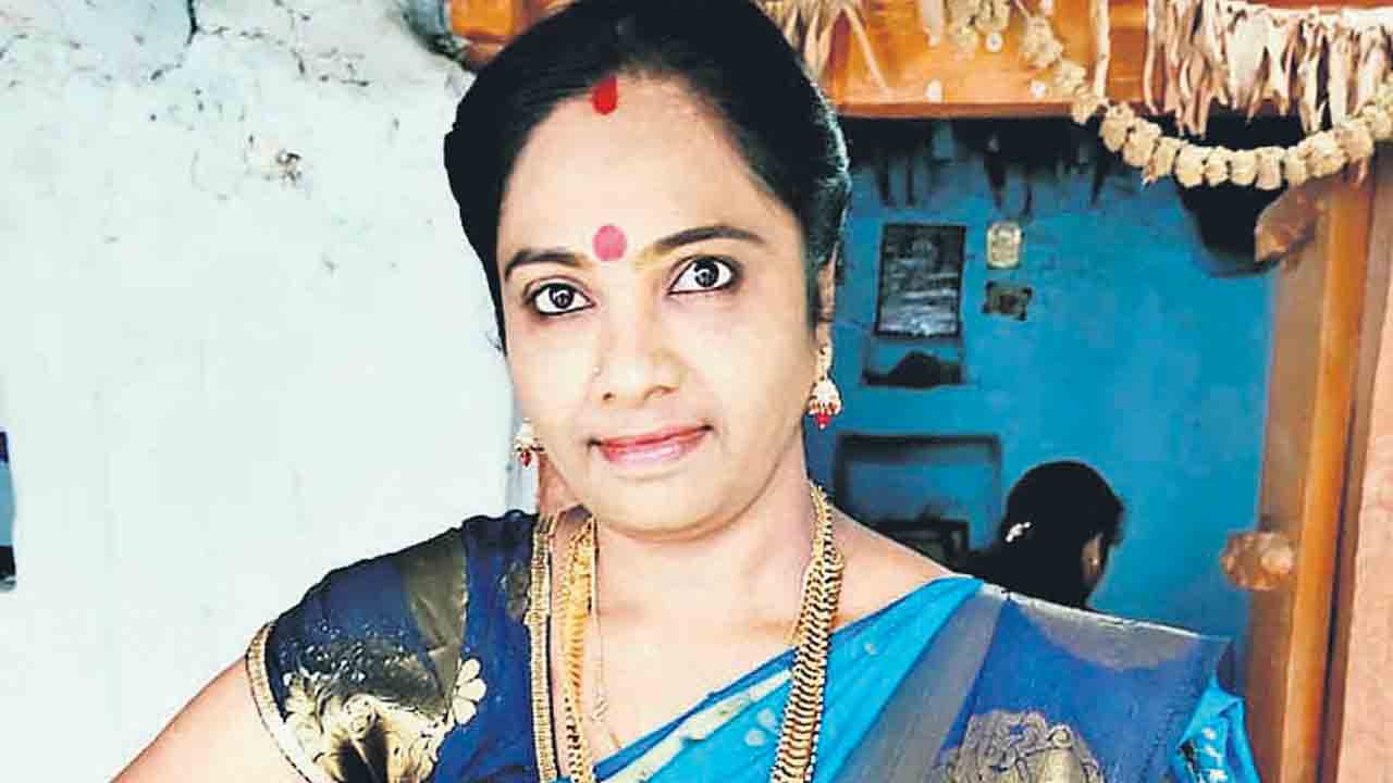 కష్టాలను ఎదిరించి.. నటిగా నిలిచి