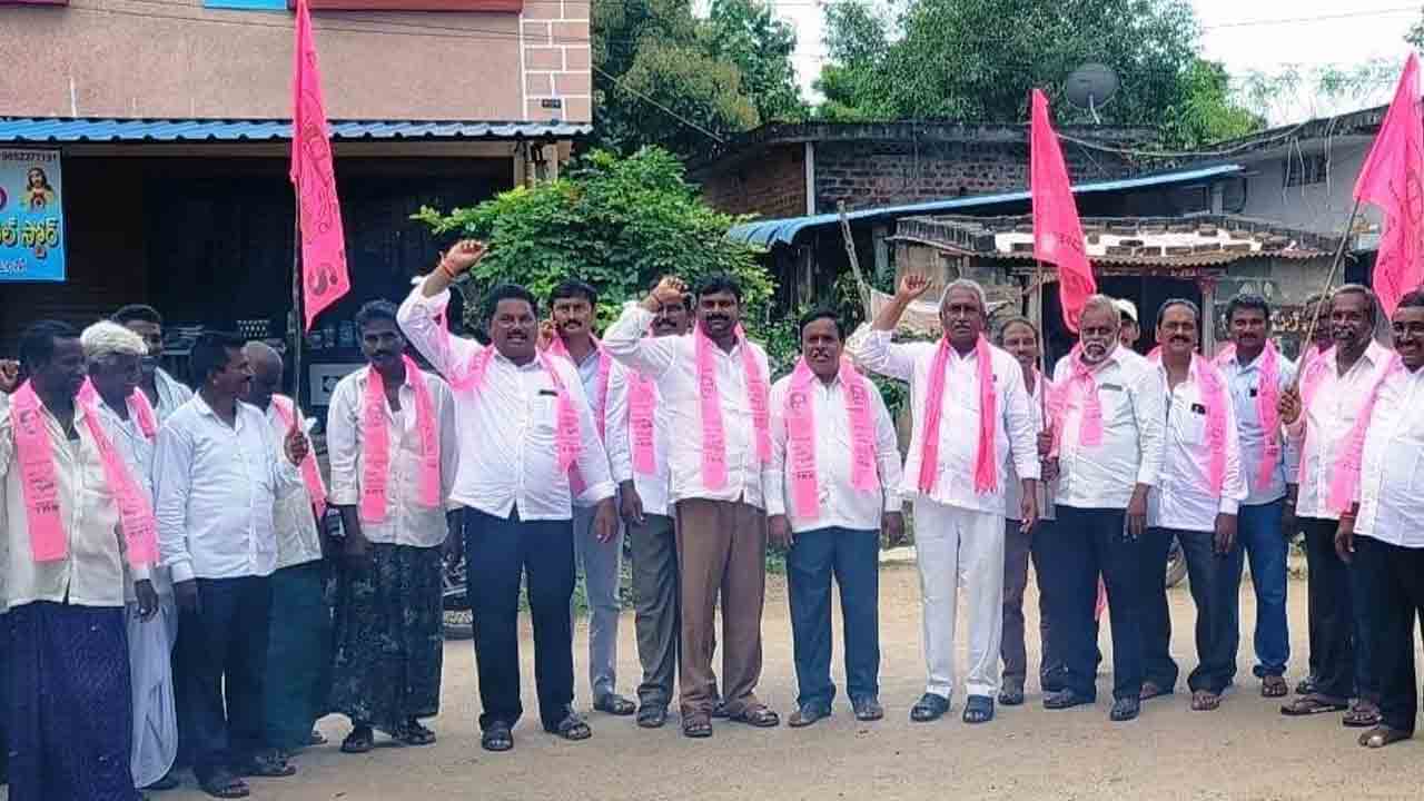 బీఆర్‌ఎస్‌ ఏర్పాటుపై సంబురాలు