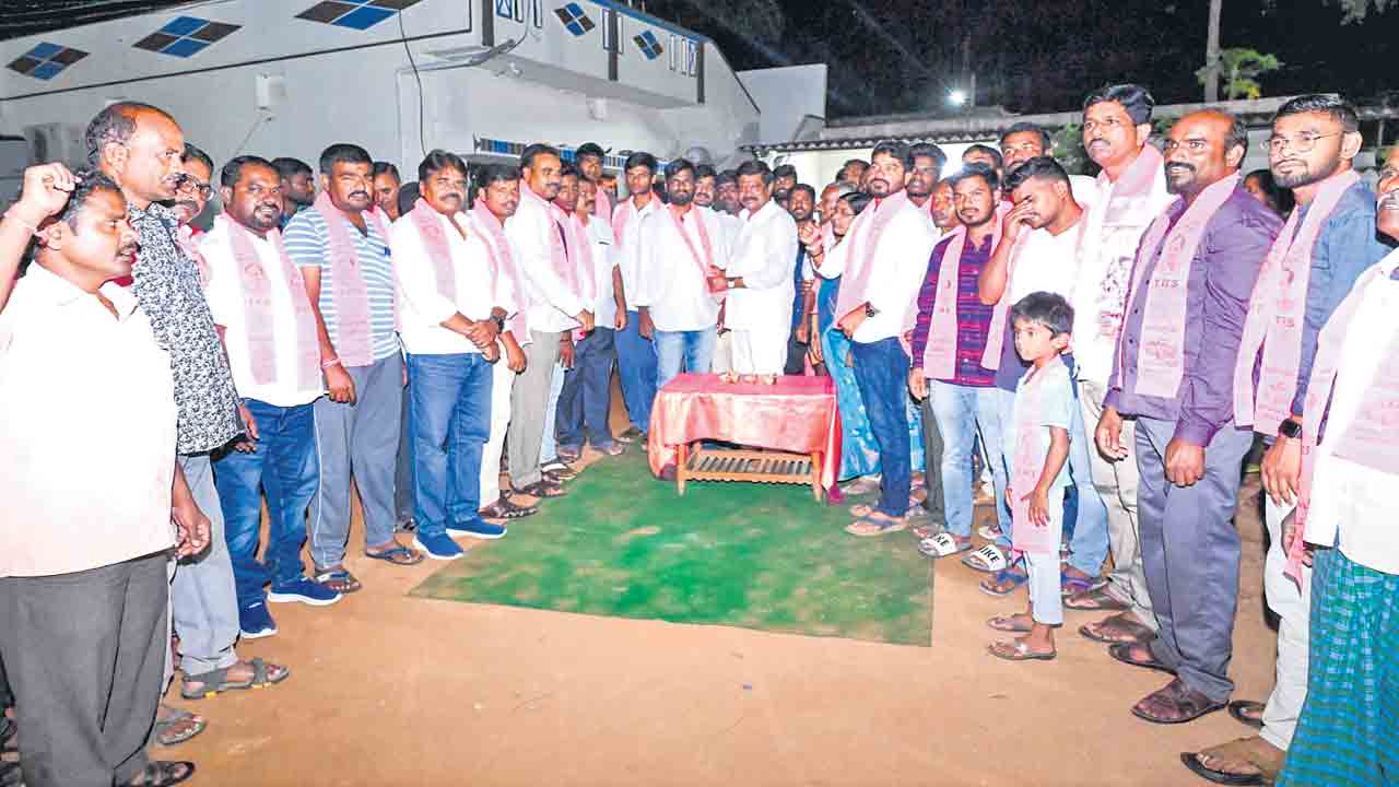 రాజగోపాల్‌ డక్‌ అవుట్‌