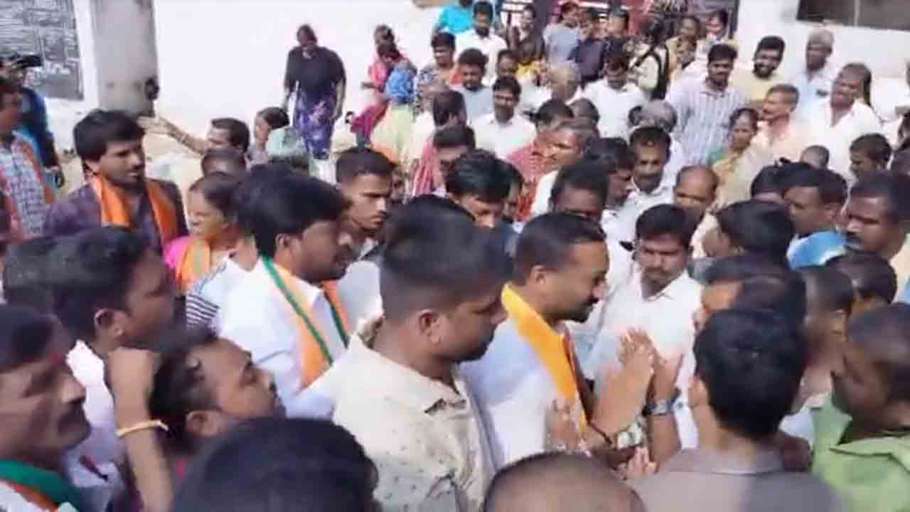 సంస్థాన్‌ నారాయణపురంలో బీజేపీ ఎమ్మెల్యే రఘునందన్‌ రావుకు చుక్కెదురు