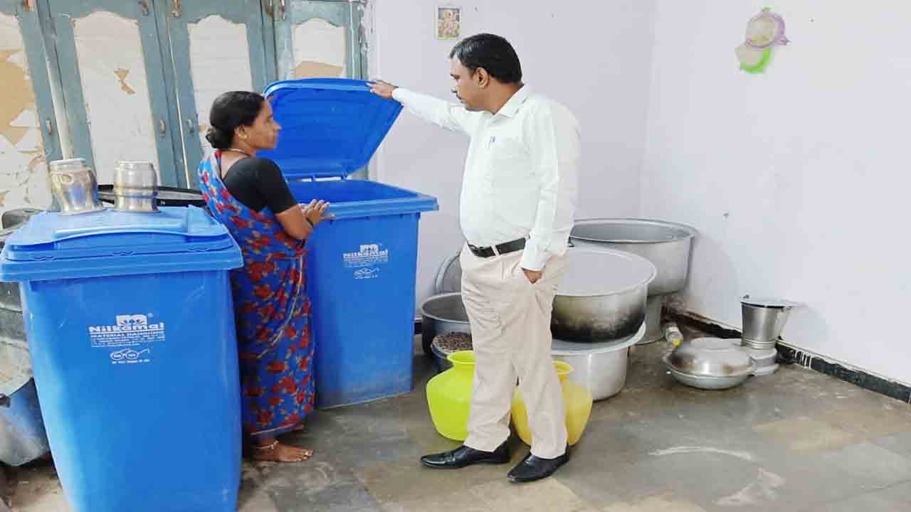 వసతి గృహాల పరిశీలన