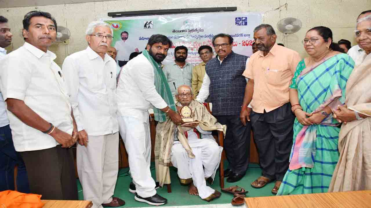 వయోవృద్ధుల ఇంటికే భోజనం