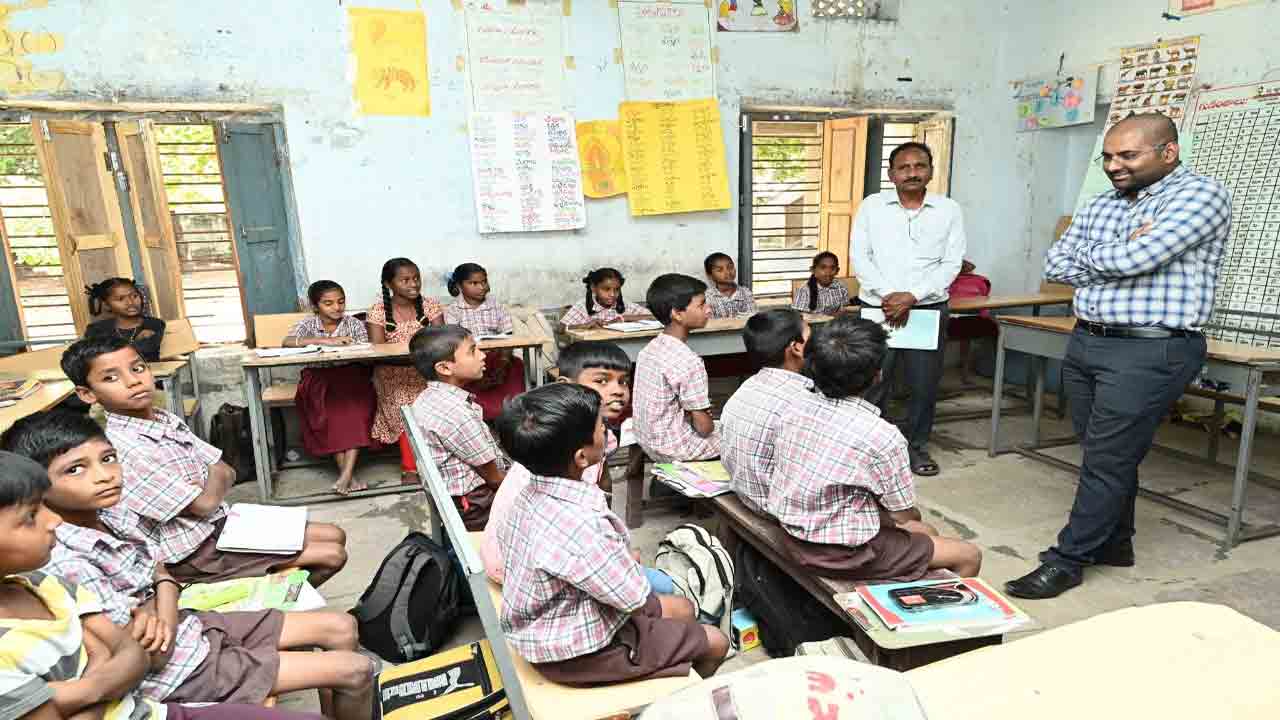 రెండు నెలల్లో పూర్తి చేయాలి