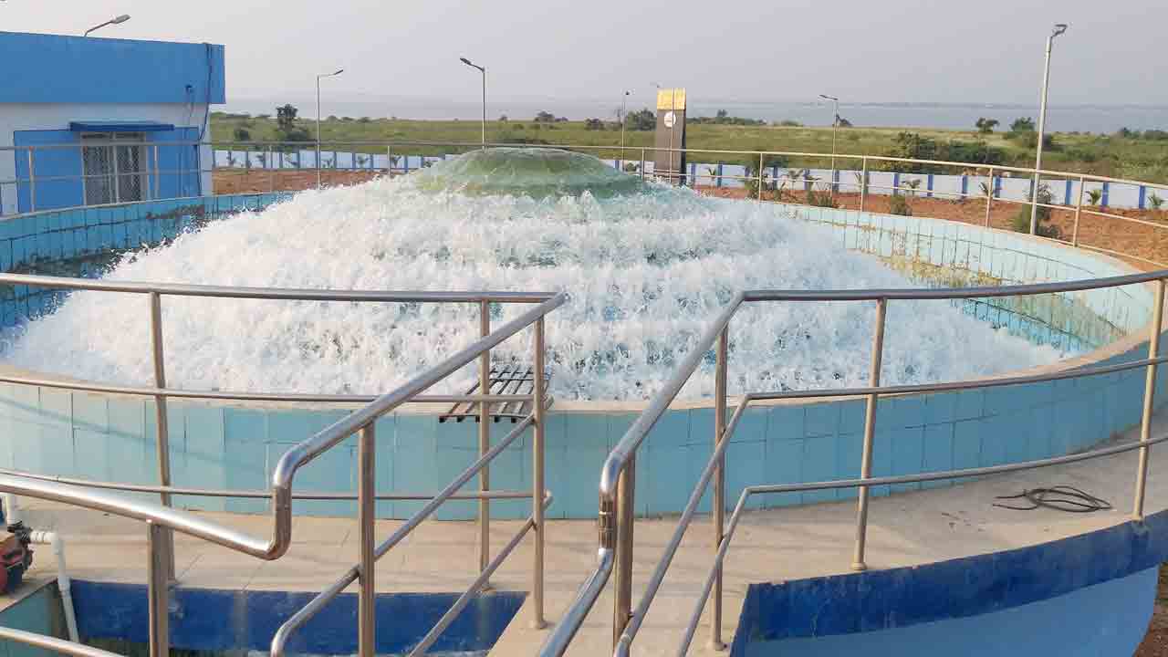 ఇంటింటికీ భగీరథ నీళ్లు