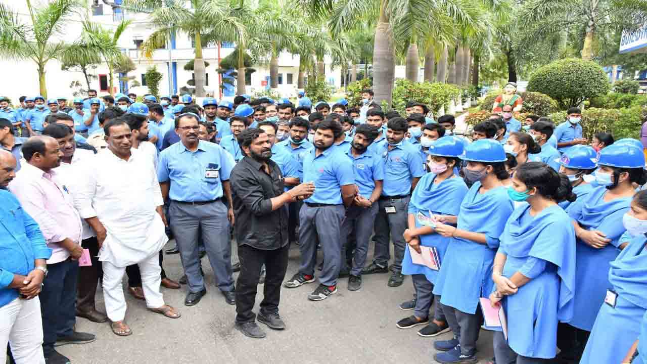 ఓటమి భయంతో కొనుగోళ్ల స్కెచ్‌