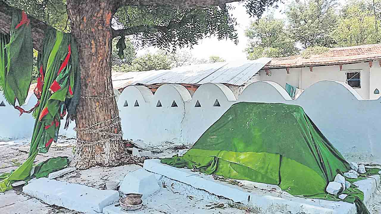 కోర్కెలు తీర్చే కొంగు బంగారం నవాజ్‌ దర్గా