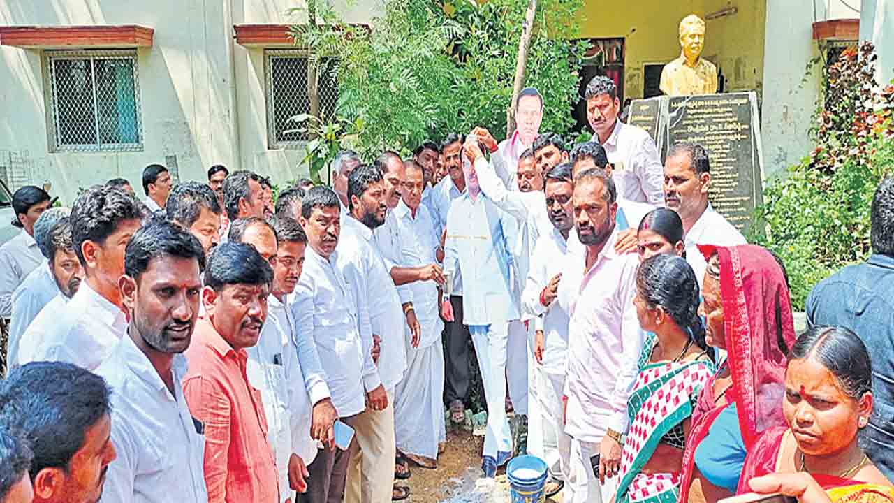 ఇంటింటికీ సంక్షేమ పథకాలు