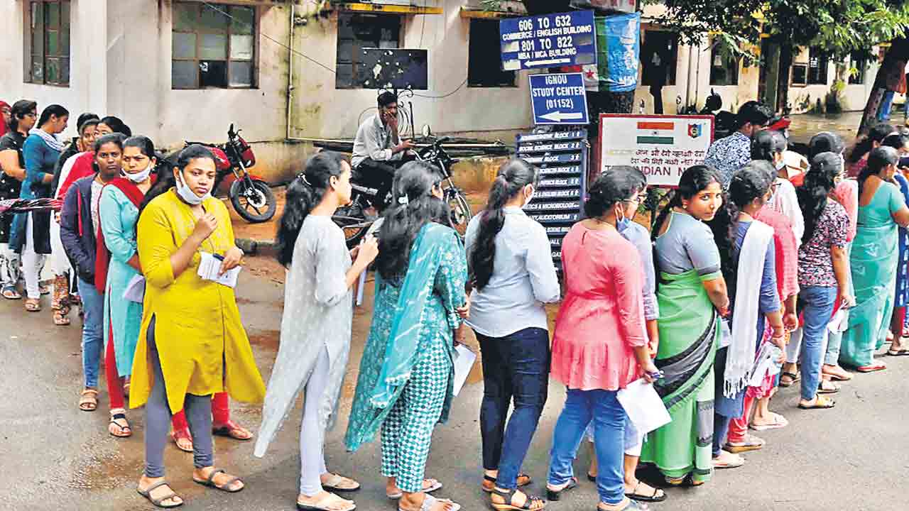 గ్రూప్‌-1 మెయిన్స్‌కు 25,150 మంది