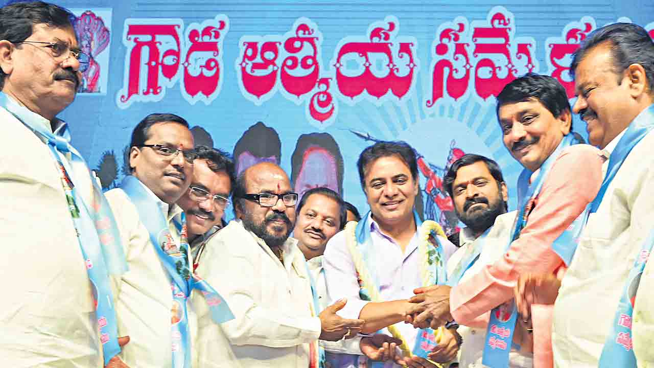 కేంద్ర క్యాబినెట్‌లో ప్రత్యేక బీసీ మంత్రిత్వ శాఖ పెట్టాలి: కేటీఆర్‌