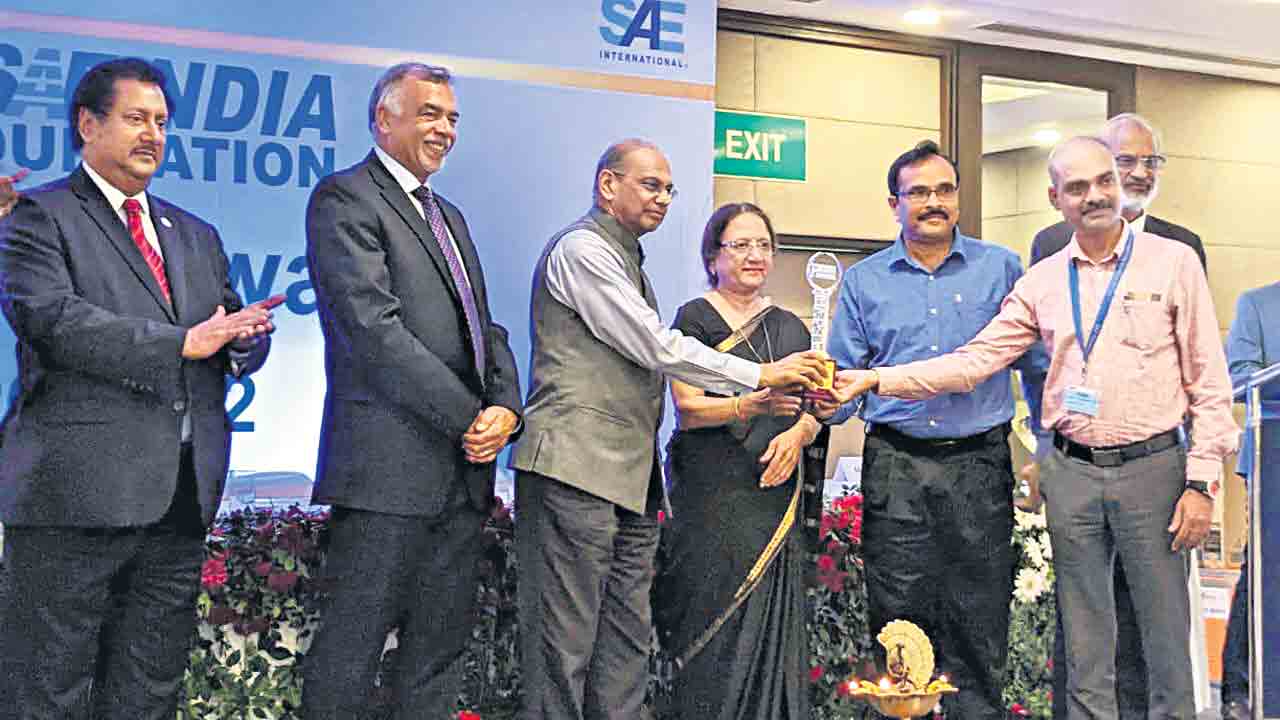 ఎంఎల్‌ఆర్‌ఐటీకి ఎస్‌ఏఇ అవార్డు