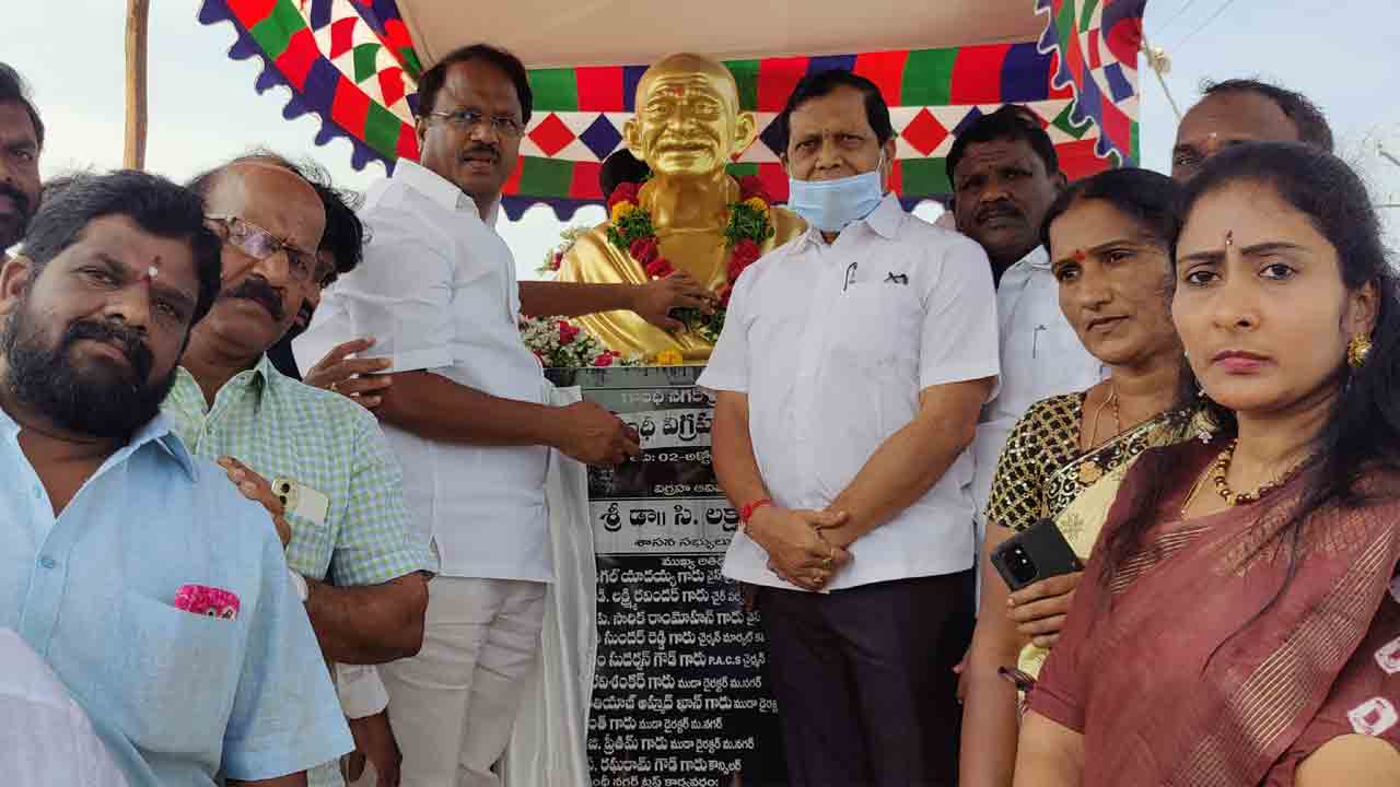 గాంధీ ఆశయాలకనుగుణంగా కార్యాచరణ