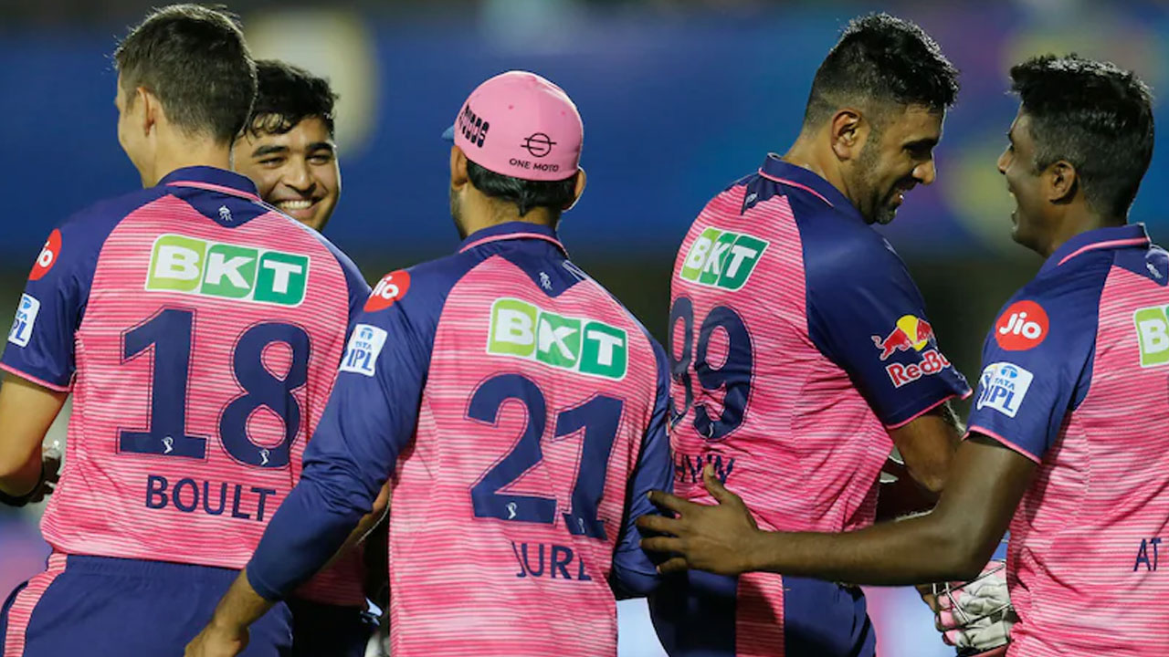 Runout at Non-Striker End | వచ్చే ఏడాది నేను కూడా మన్కడ్ రనౌట్ చేస్తా.. ఐపీఎల్ స్టార్ ట్వీట్ వైరల్