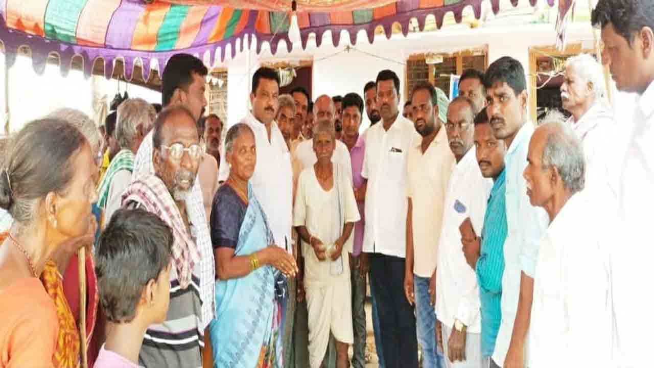 పథకాలకు ఆకర్షితులయ్యే టీఆర్‌ఎస్‌లోకి వలసలు