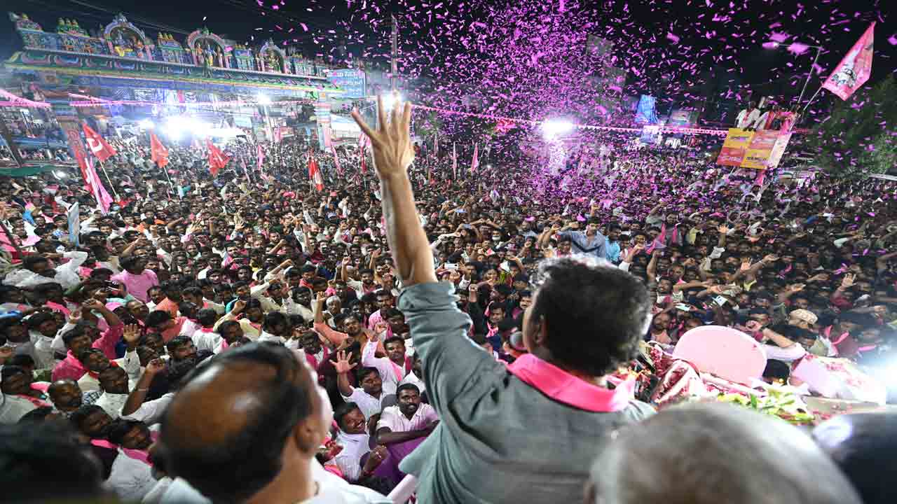 అభివృద్ధికి పట్టం కట్టండి