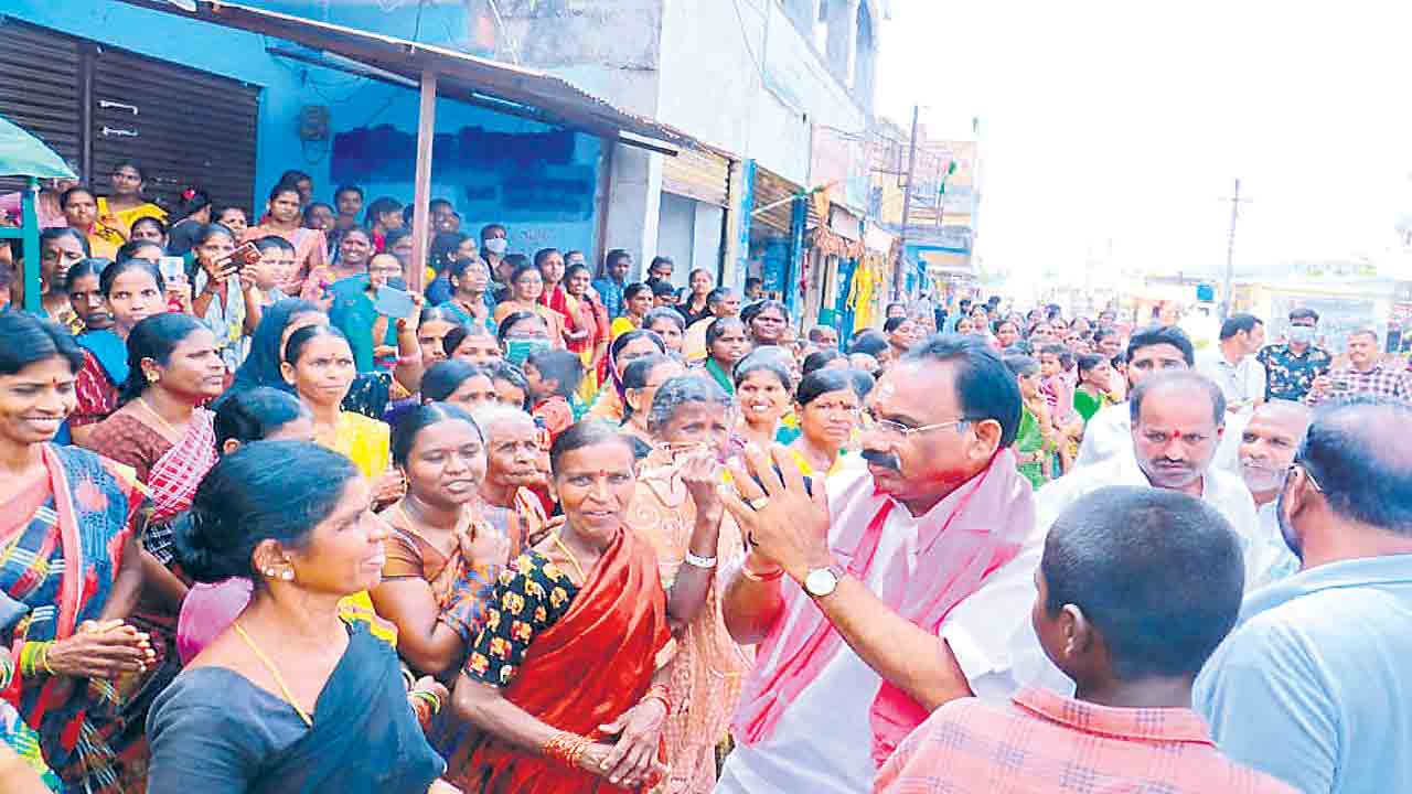 ఆశీర్వదించండి.. అండగా ఉంటా