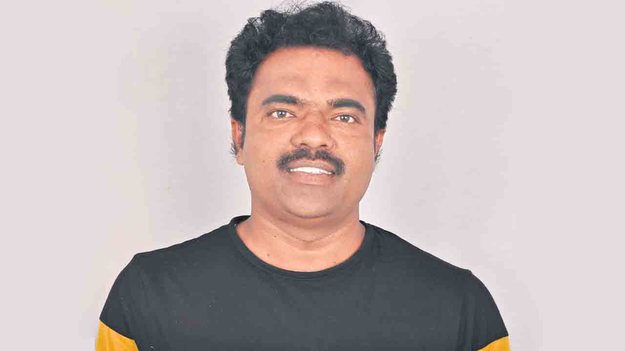 వెయ్యి చిత్రాల దర్శకుడు