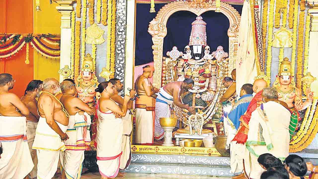 శోభాయమానంగా వైభవోత్సవం