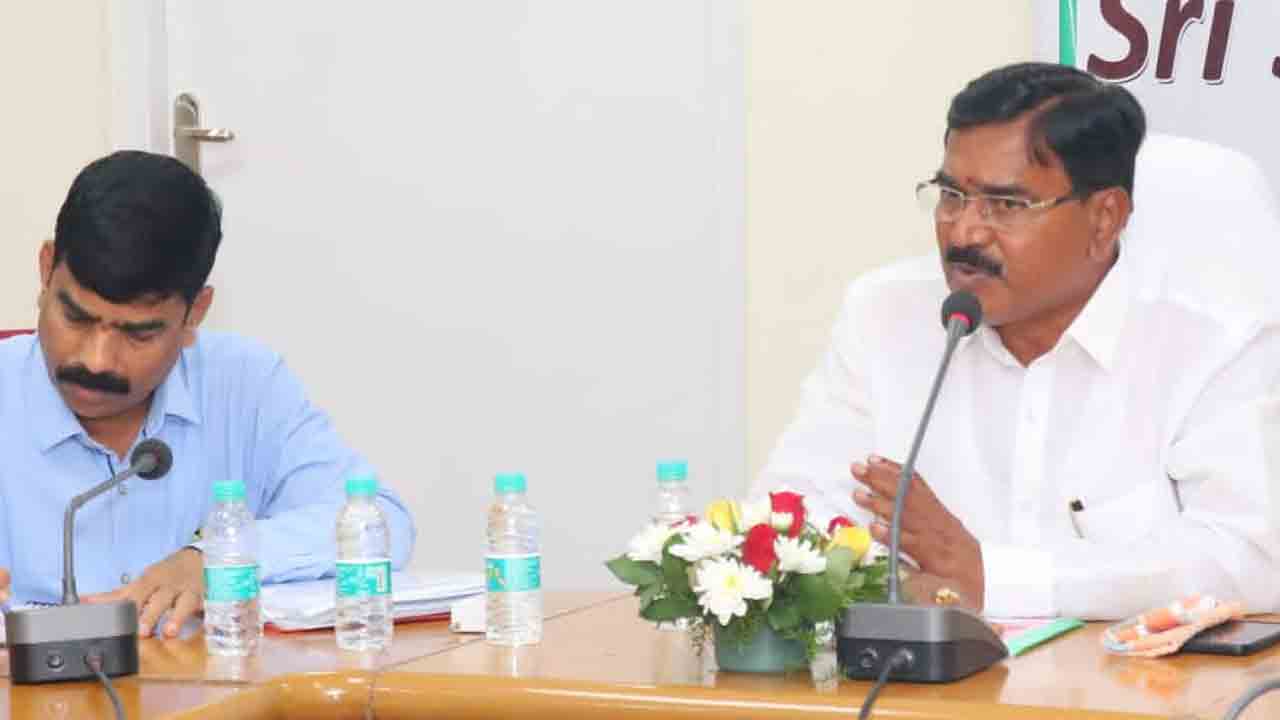 పత్తి కొనుగోళ్లకు సిద్ధం కావాలి