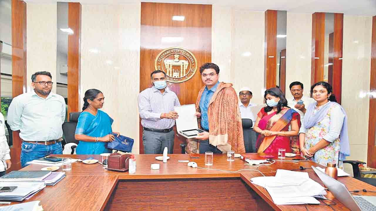 కరీంనగర్‌ దేశానికే మాడల్‌