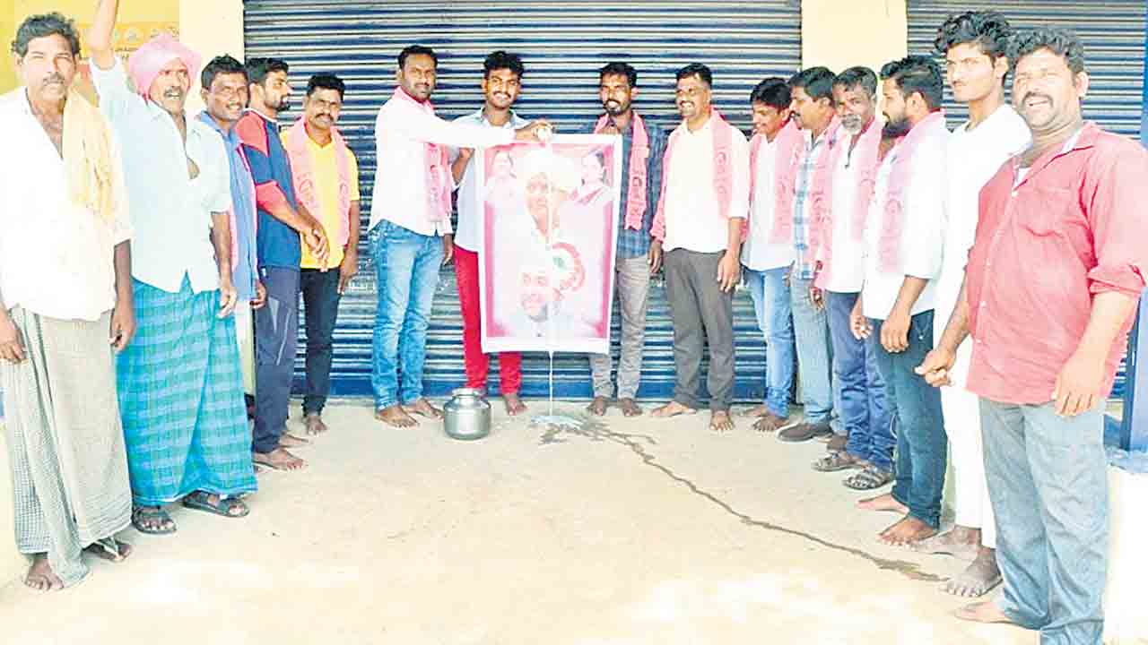 రిజర్వేషన్‌ పెంపుపై గిరిజనుల హర్షం