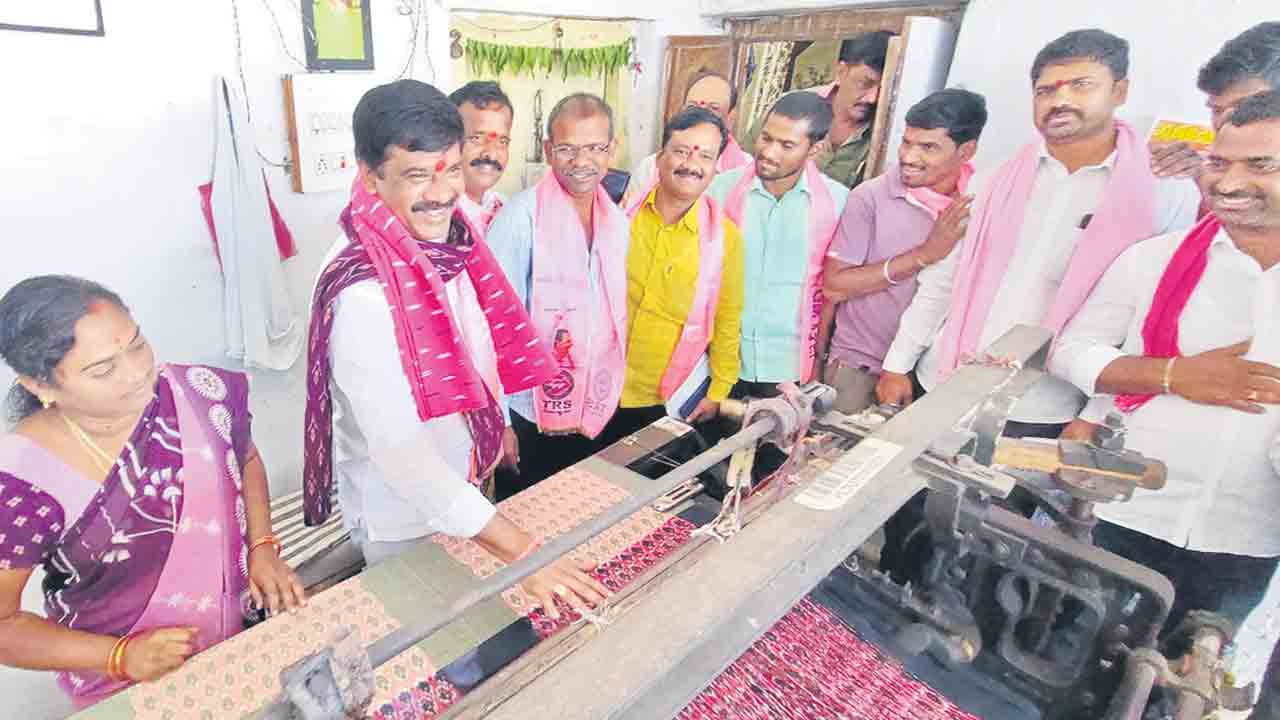 మునుగోడులో మనోళ్లు…