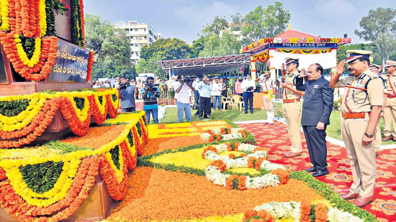 పోలీస్‌ అమరులకు సలాం