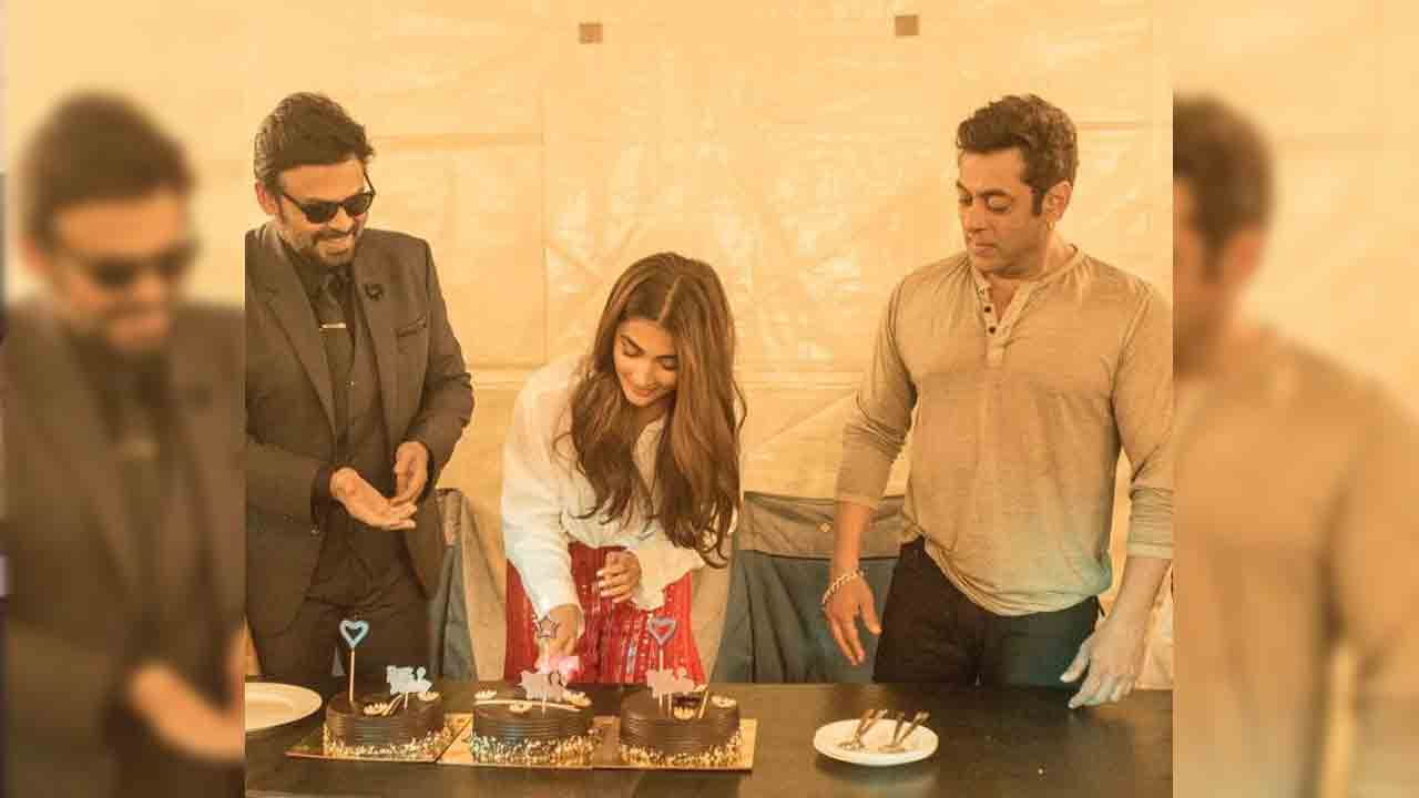 Pooja Hegde | పూజాహెగ్డేతో కేక్ క‌ట్ చేయించిన స‌ల్మాన్ ఖాన్‌, వెంక‌టేశ్‌.. ట్రెండింగ్‌లో వీడియో