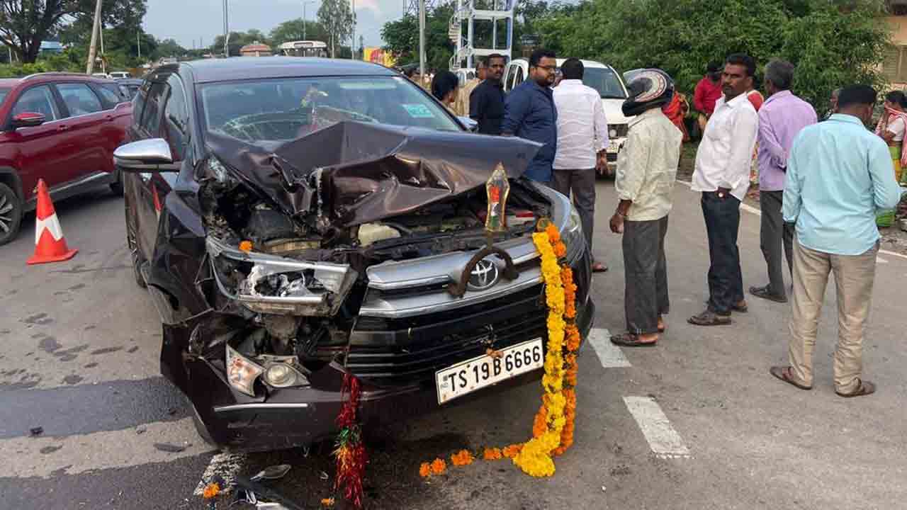 మాజీ ఎమ్మెల్సీ పురాణం స‌తీష్ కుమార్‌కు త‌ప్పిన ప్ర‌మాదం