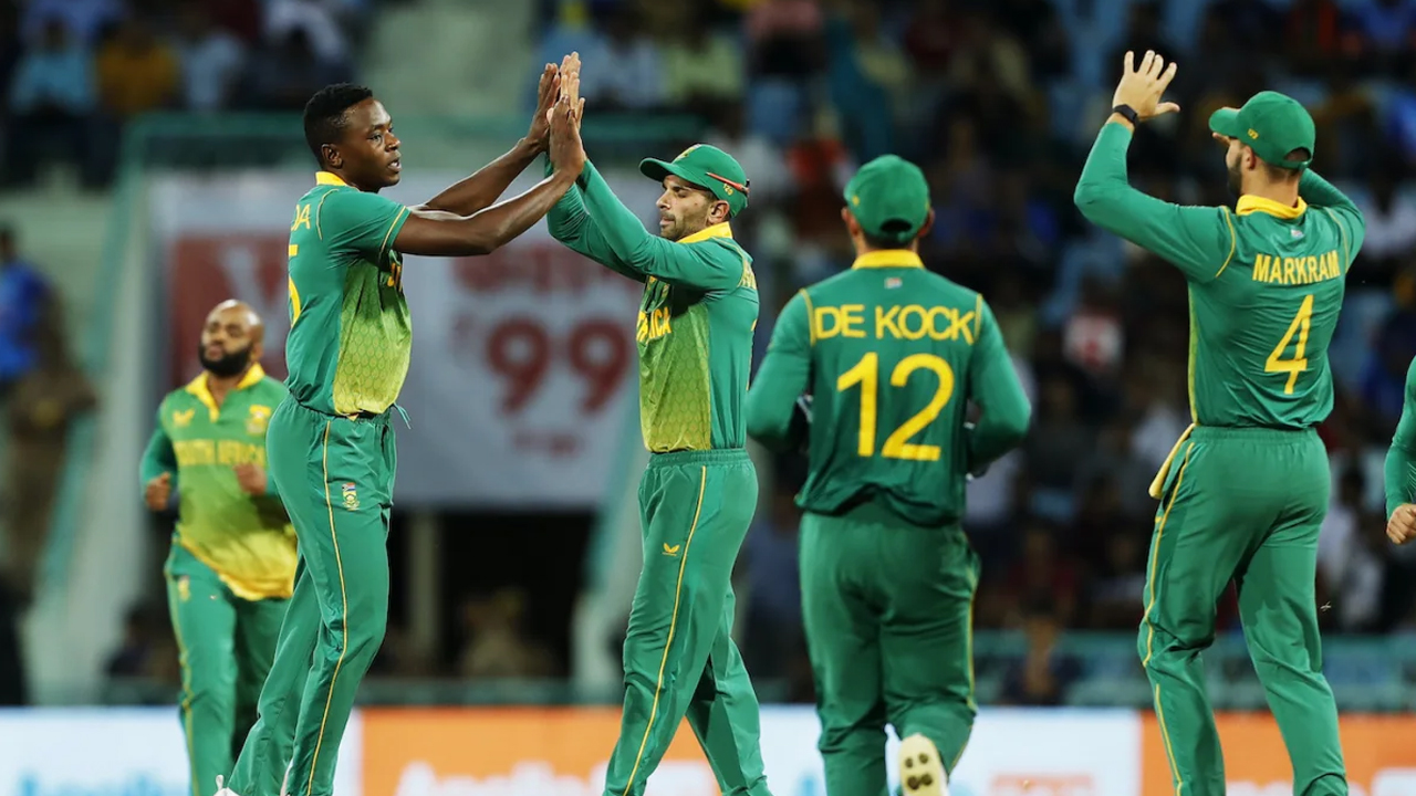 India Vs SA ODI | పెవిలియ‌న్‌కు చేరుకున్న ఓపెన‌ర్లు.. క‌ష్టాల్లో టీం ఇండియా