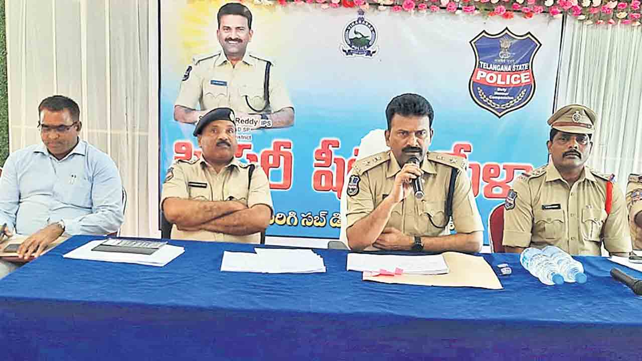 సత్ప్రవర్తనతో జీవించాలి