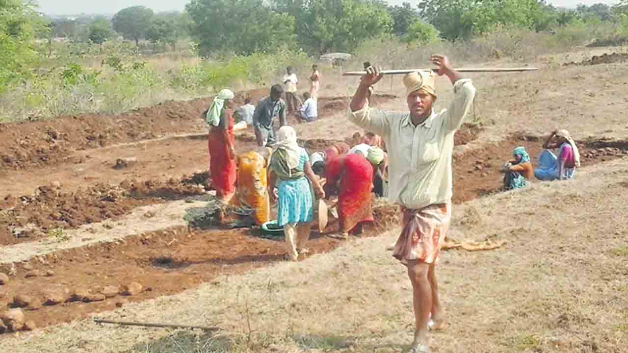 ఉపాధికి ఉరి