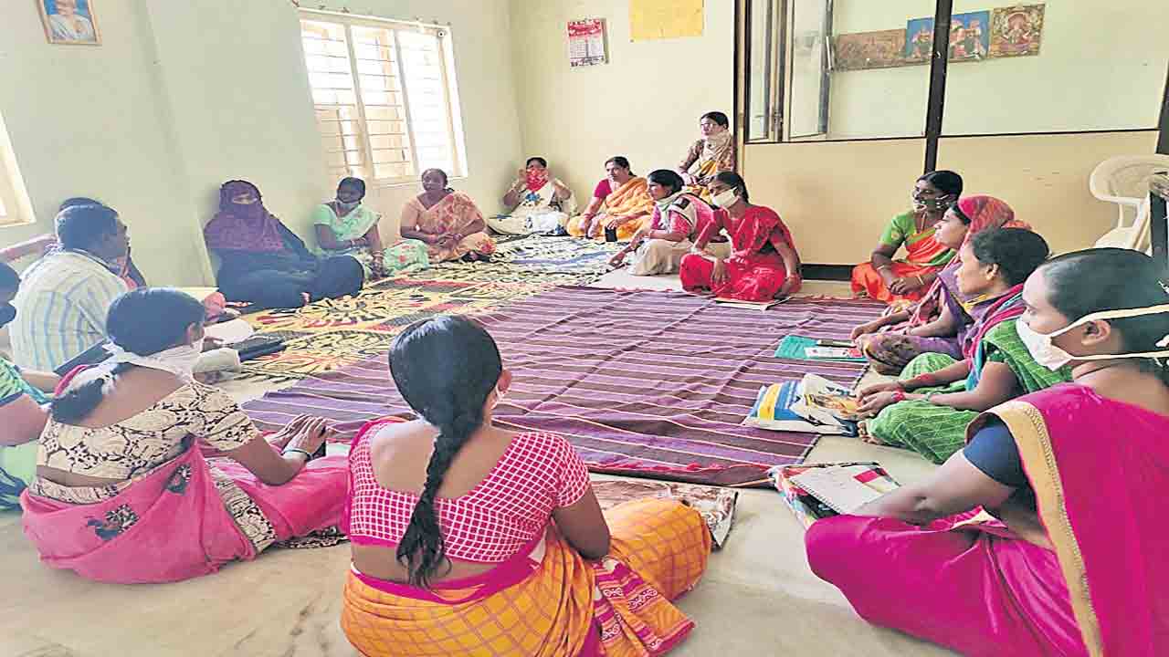 స్వయం సహాయక సంఘాల కు వంద శాతం