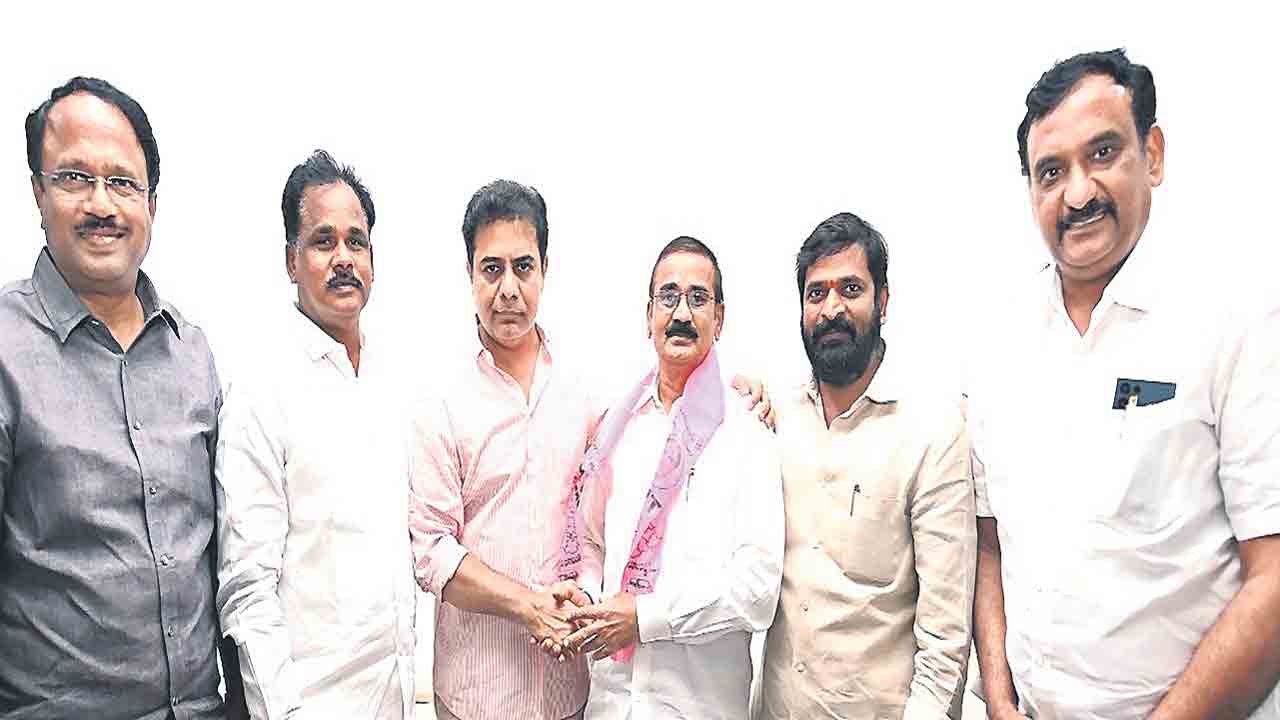 గులాబీ పార్టీలోకి వలసల జోరు