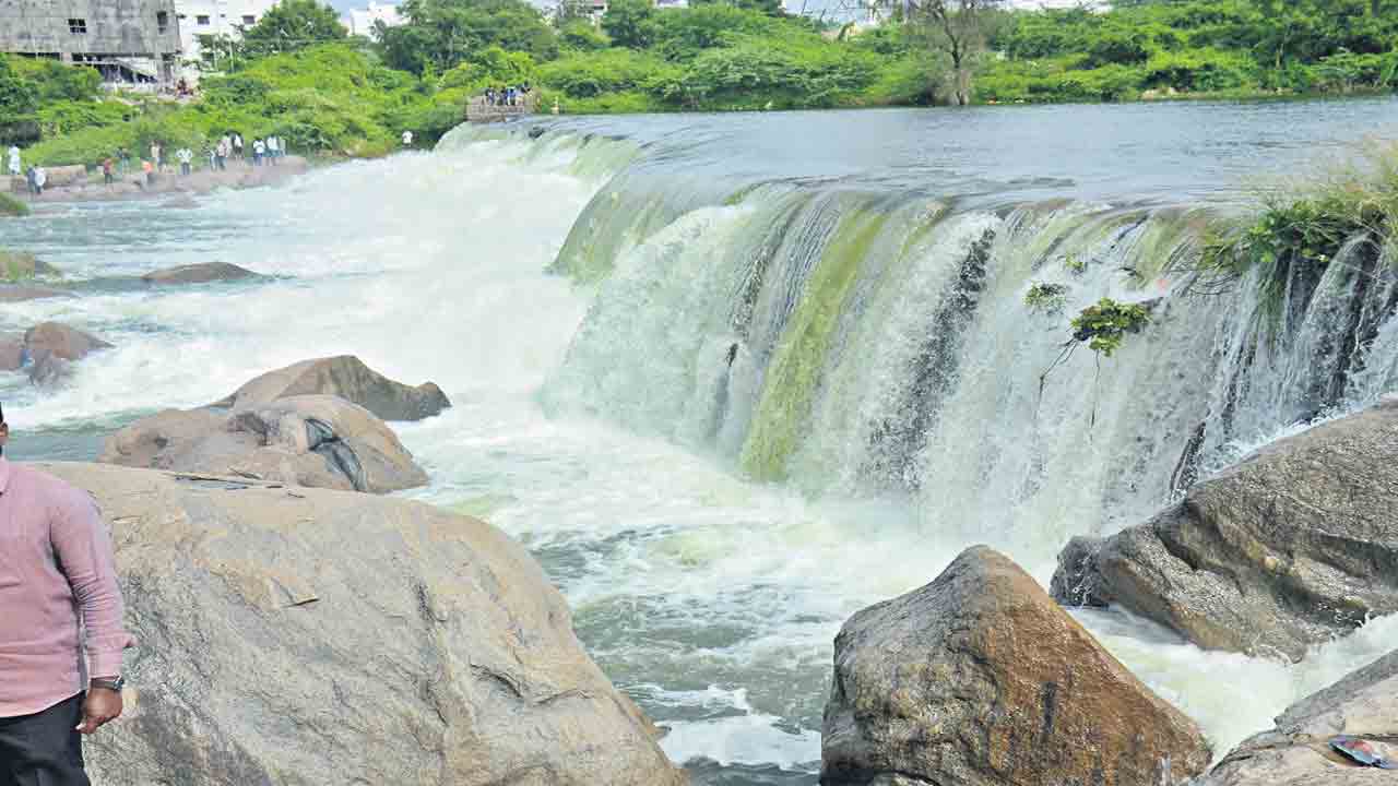 రంగారెడ్డి జిల్లాలో రికార్డు స్థాయిలో నమోదైన వర్షపాతం