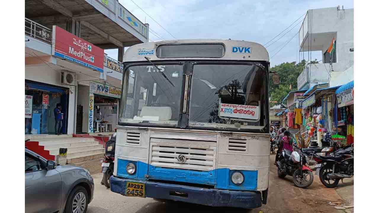దేవరకొండ టూ యాదగిరిగుట్ట బస్సు ప్రారంభం