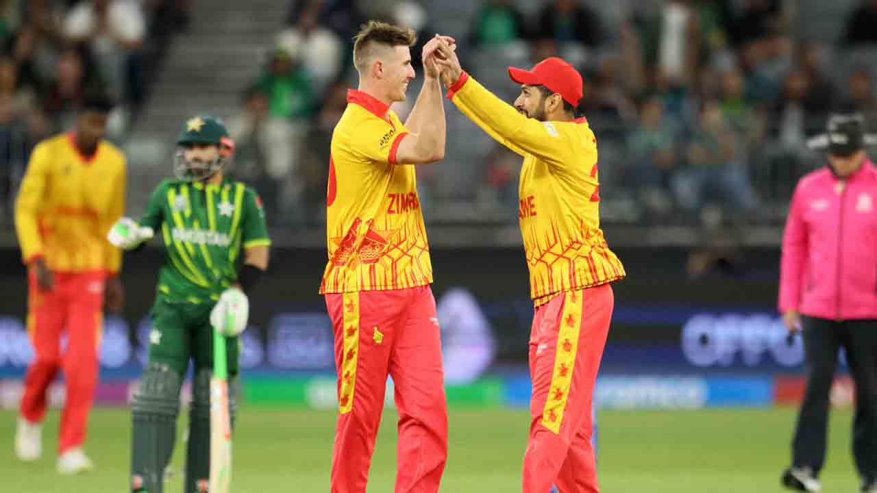 పాక్‌కు జింబాబ్వే షాక్‌