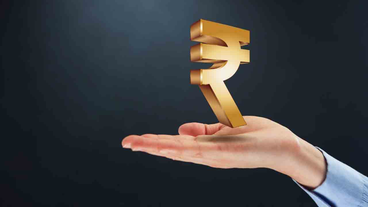 రూపాయి రికార్డు పతనం