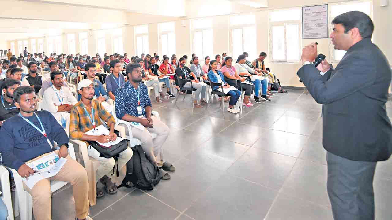 విదేశీ విద్యపై ప్రణాళిక అవసరం