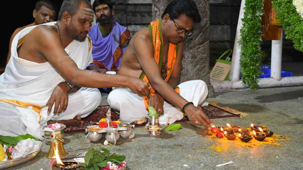 Srisailam | శ్రీశైలంలో మల్లన్నకు ప్రత్యేక పూజలు