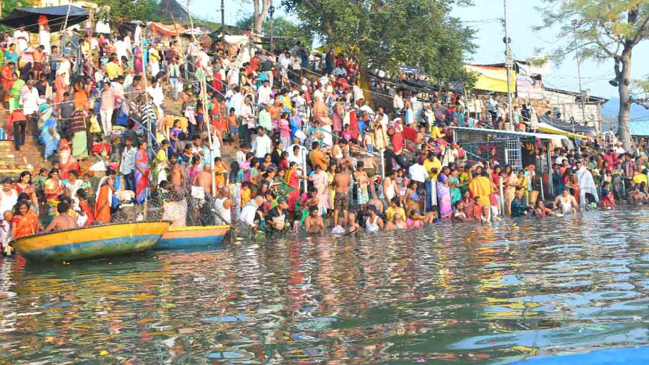 Srisailam | శ్రీశైలంలో కార్తీక సోమవార పూజలు.. ఆది దంపతులకు దశవిధ హారతులు